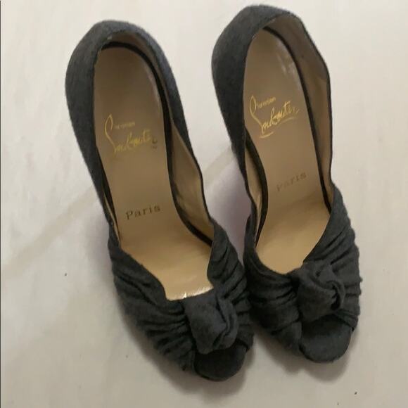 CHRISTIAN LOUBOUTIN TWISTS KNOT PUMPS SIZE 37 1/2 - Picture 1 of 8
